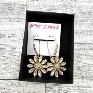 Brand New Betsey Johnson Daisy Design Flower Dangle Earrings, Oval Stone Petals